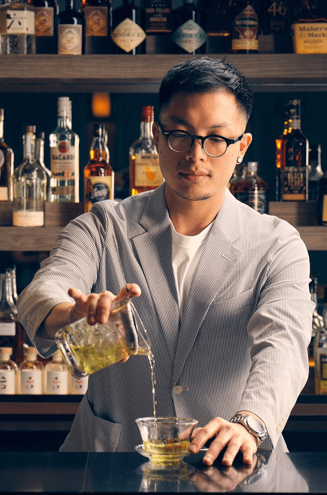 bartender-1 Si Chuan Dou Hua | Savour the true flavours of Sichuan