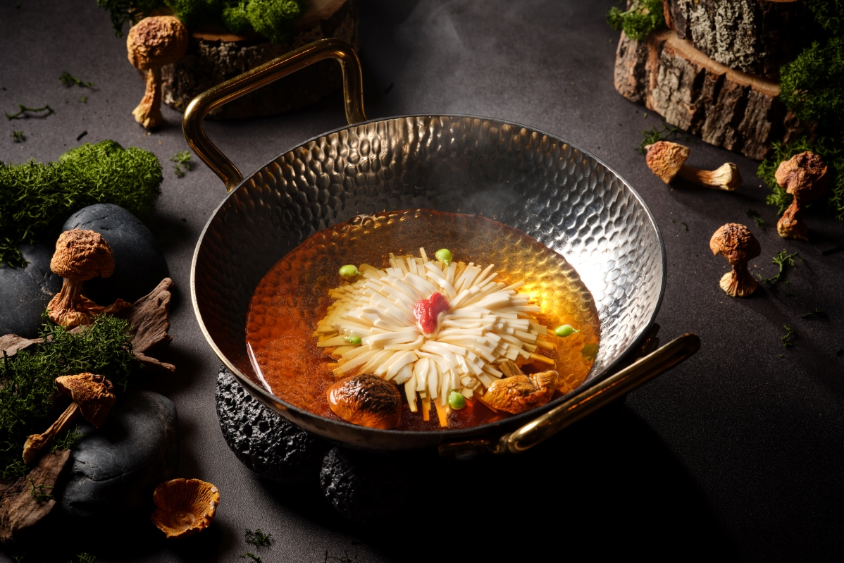 Chef_Hsueh_-_Dried_Agaricus_Brazil_Mushroom_Soup_with_Bean_Curd_巴西蘑菇菊花豆腐汤_1200x800px Plant-based Royalty | Si Chuan Dou Hua